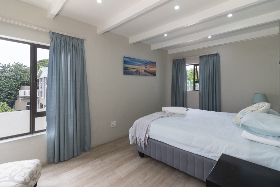 6 Bedroom Property for Sale in West Beach Eastern Cape